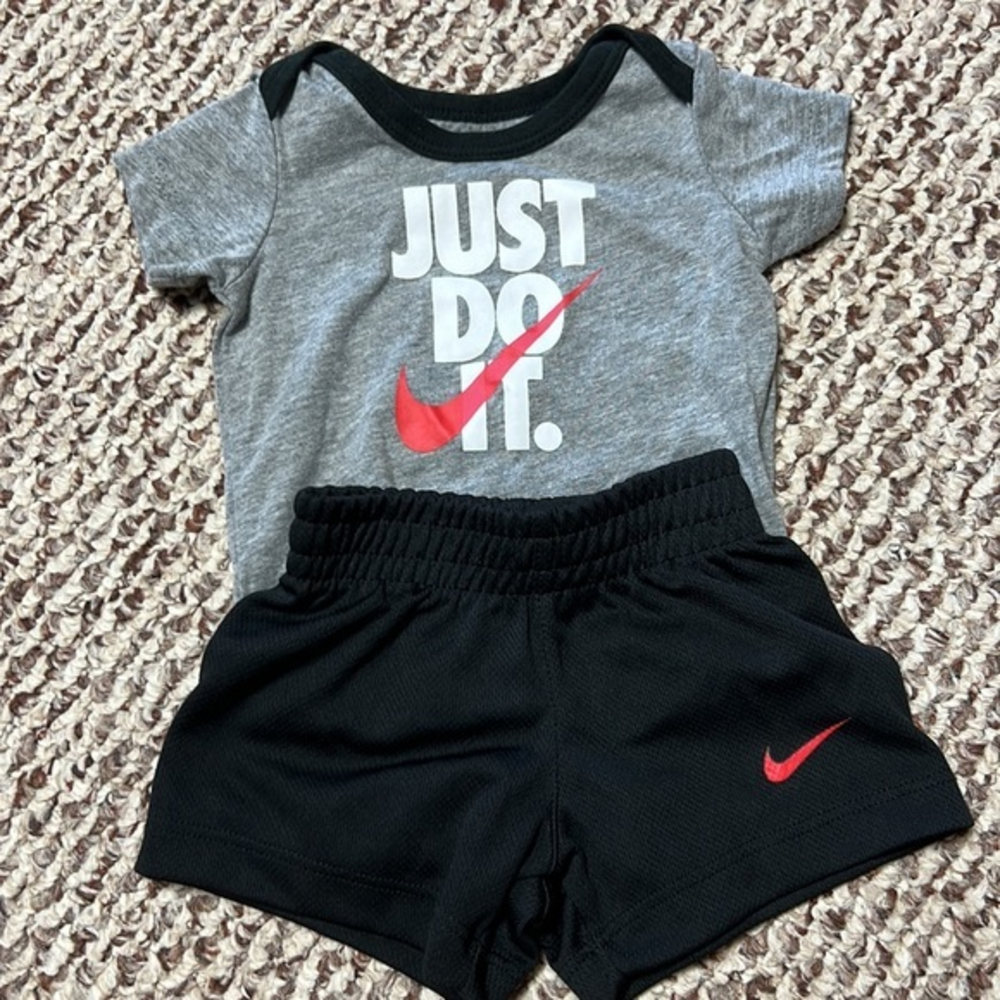 ‎Nike